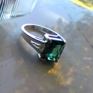 Color changing corundum Ring